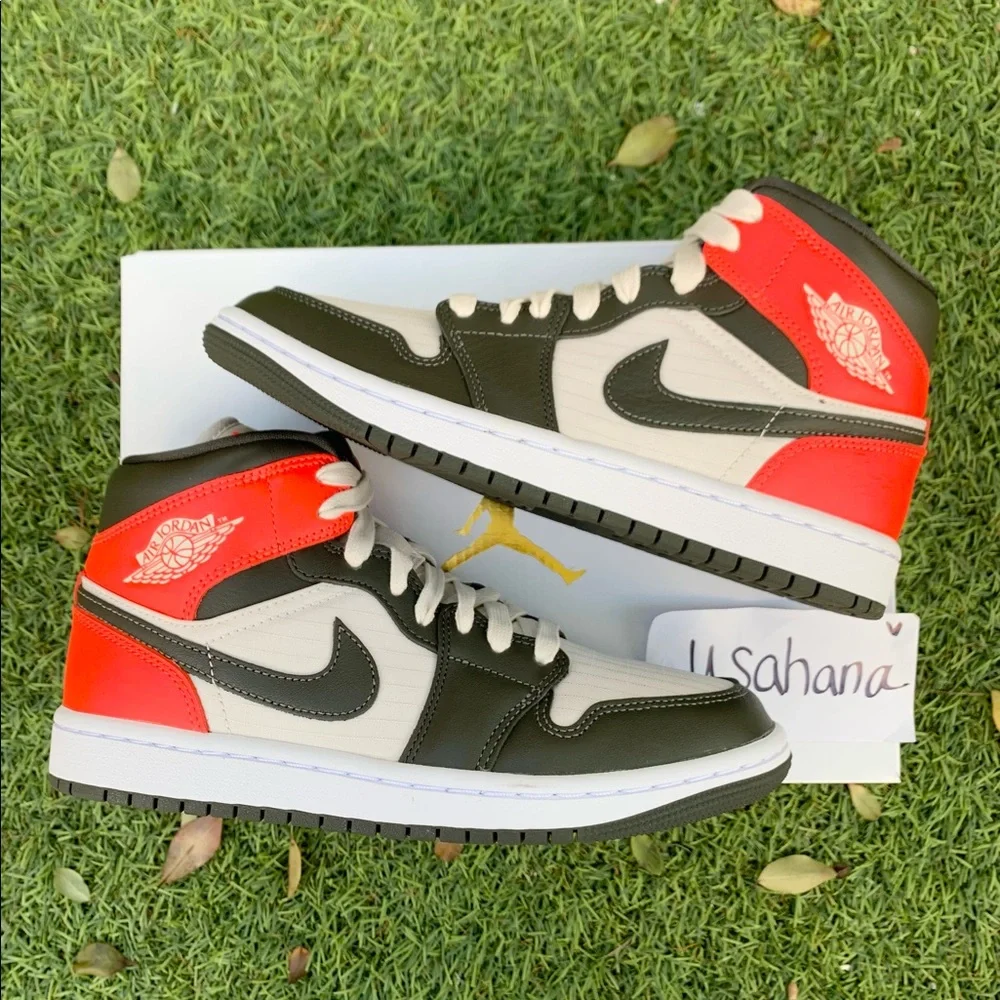 Women's Nike air Jordan 1 mid - Picture 3 of 4